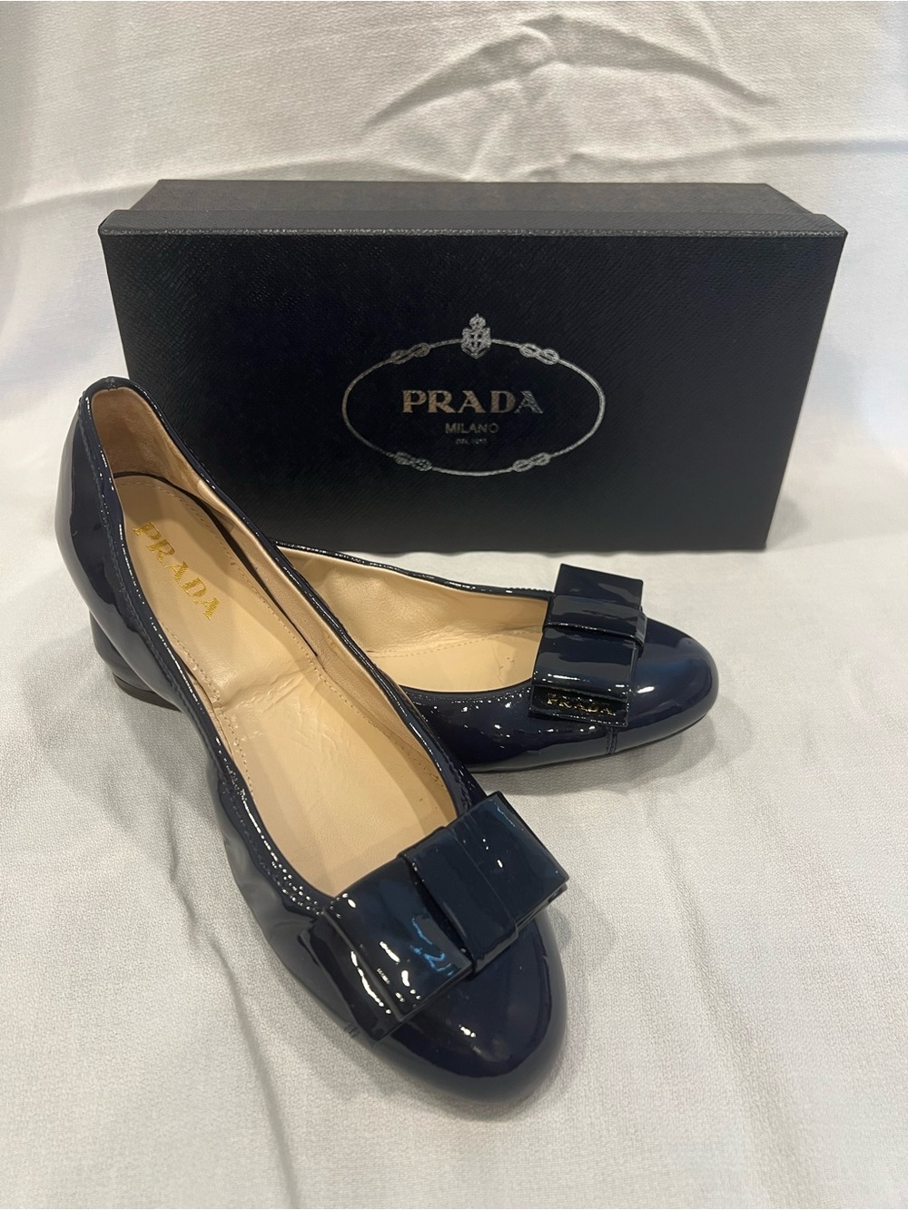 Prada Navy Patent Leather Bow Ballet Flats Vernice Soft S